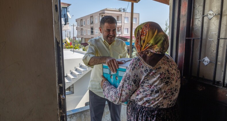 BAŞKAN TUNCER’DEN ÖRNEK HAREKET, MEZİTLİ’DE YARDIMLAR KAPI KAPI DAĞITILDI